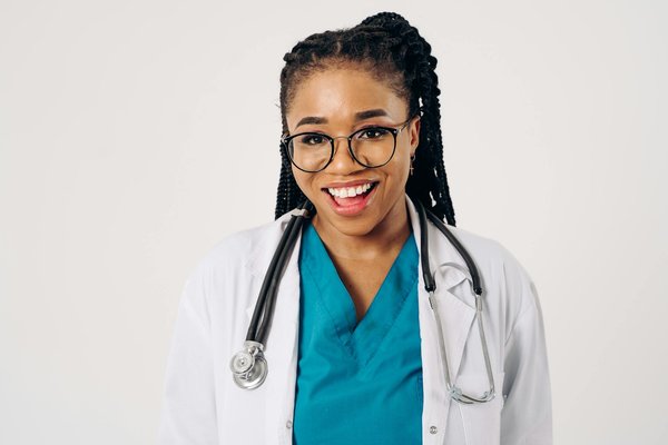 Élever sa Carrière d'Infirmière : Conseils et Tactiques pour Progresser avec Succès !